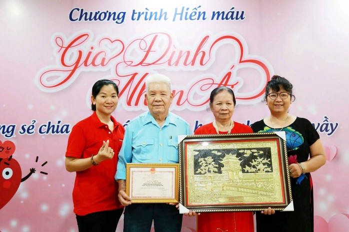 Cựu chiến binh 25 năm làm "sứ giả đỏ"- Ảnh 1. Cựu chiến binh 25 năm làm "sứ giả đỏ"- Ảnh 1.