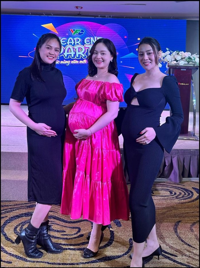 Lan Phương – Phương Oanh – Thu Quỳnh "đọ" bụng bầu!- Ảnh 2. Lan Phương – Phương Oanh – Thu Quỳnh "đọ" bụng bầu!- Ảnh 2.