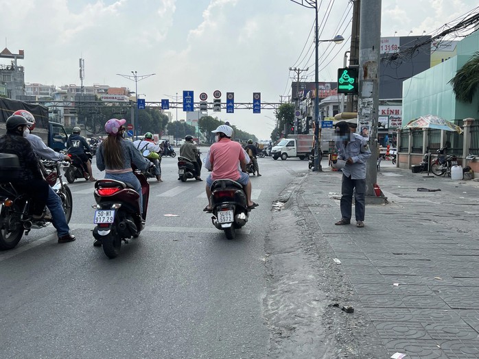 TP HCM: Văn bản khẩn liên quan người lang thang, trẻ em xin ăn- Ảnh 1. TP HCM: Văn bản khẩn liên quan người lang thang, trẻ em xin ăn- Ảnh 1.