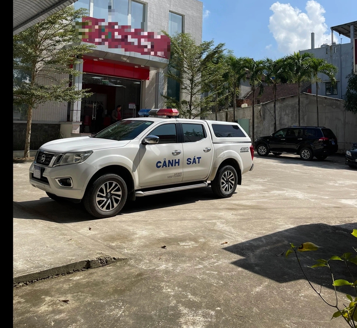 Truy bắt 2 kẻ cướp ngân hàng ở tỉnh Quảng Nam- Ảnh 2. Truy bắt 2 kẻ cướp ngân hàng ở tỉnh Quảng Nam- Ảnh 2.