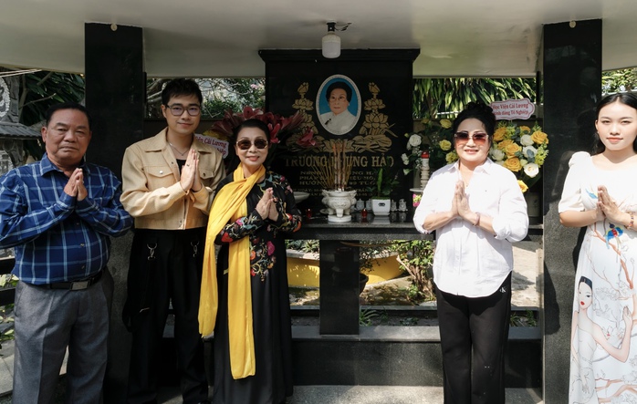 NSND Bạch Tuyết ôn chuyện cũ về thầy NSND Phùng Há và NSƯT Thanh Nga- Ảnh 1. NSND Bạch Tuyết ôn chuyện cũ về thầy NSND Phùng Há và NSƯT Thanh Nga- Ảnh 1.
