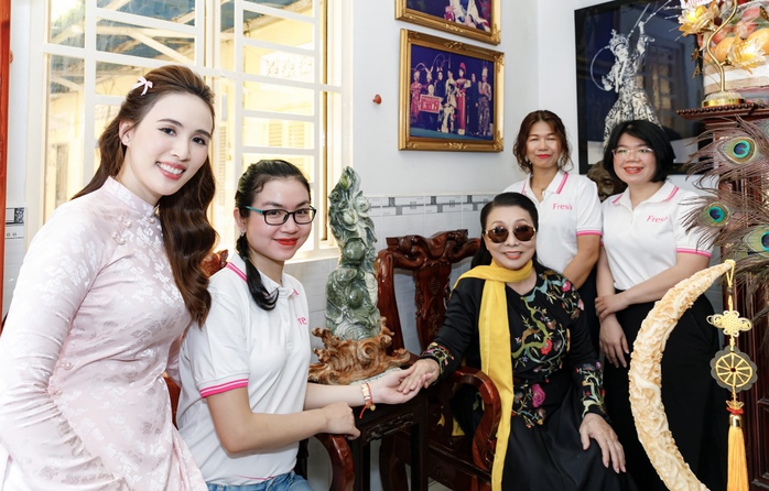 NSND Bạch Tuyết ôn chuyện cũ về thầy NSND Phùng Há và NSƯT Thanh Nga- Ảnh 2. NSND Bạch Tuyết ôn chuyện cũ về thầy NSND Phùng Há và NSƯT Thanh Nga- Ảnh 2.