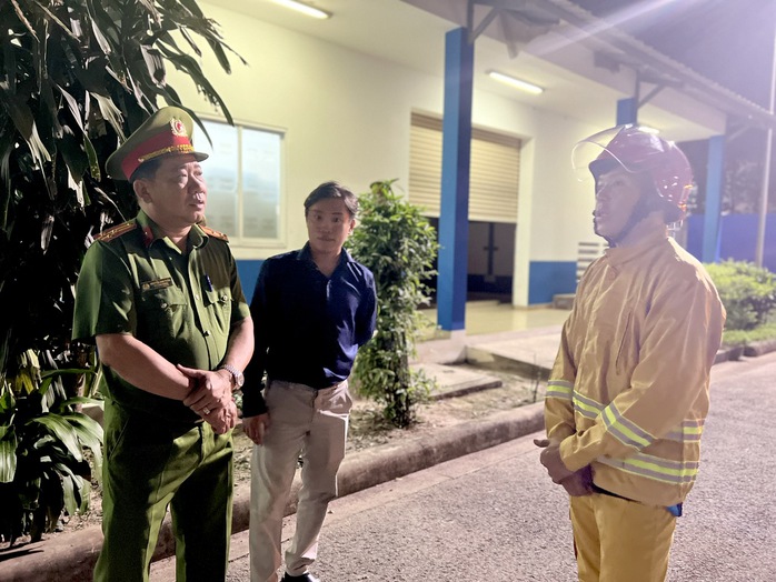 Bình Dương: Đồng loạt ra quân kiểm tra PCCC dịp Tết Nguyên đán- Ảnh 1. Bình Dương: Đồng loạt ra quân kiểm tra PCCC dịp Tết Nguyên đán- Ảnh 1.