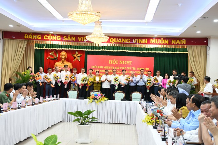 Lần đầu Đồng Nai ký kết giao ước thi đua giải ngân vốn đầu tư công và thu ngân sách- Ảnh 4. Lần đầu Đồng Nai ký kết giao ước thi đua giải ngân vốn đầu tư công và thu ngân sách- Ảnh 4.