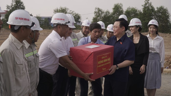 Chủ tịch Quốc hội Vương Đình Huệ kiểm tra dự án thành phần 3 Cao tốc Biên Hòa- Vũng Tàu- Ảnh 3. Chủ tịch Quốc hội Vương Đình Huệ kiểm tra dự án thành phần 3 Cao tốc Biên Hòa- Vũng Tàu- Ảnh 3.