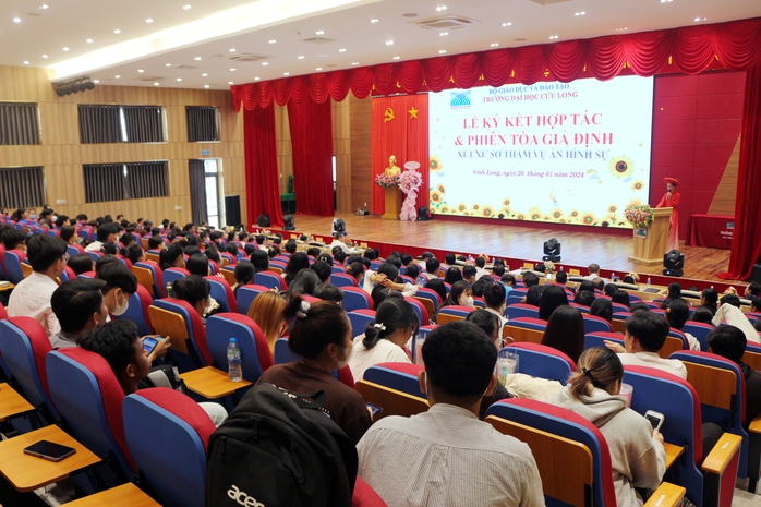 Trường ĐH Cửu Long ký kết hợp tác với TAND tỉnh Vĩnh Long- Ảnh 1.