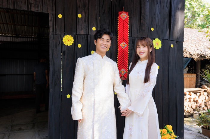 Thu Trang - Tiến Luật chuẩn bị gởi "món quà" đến khán giả- Ảnh 7. Thu Trang - Tiến Luật chuẩn bị gởi "món quà" đến khán giả- Ảnh 7.