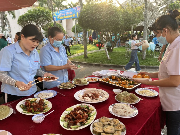 Chăm lo Tết chu đáo cho đoàn viên – lao động- Ảnh 14. Chăm lo Tết chu đáo cho đoàn viên – lao động- Ảnh 14.
