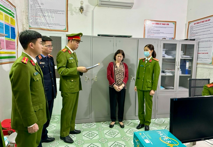 Bắt 1 giám đốc doanh nghiệp kiêm giám đốc phòng khám đa khoa- Ảnh 1. Bắt 1 giám đốc doanh nghiệp kiêm giám đốc phòng khám đa khoa- Ảnh 1.