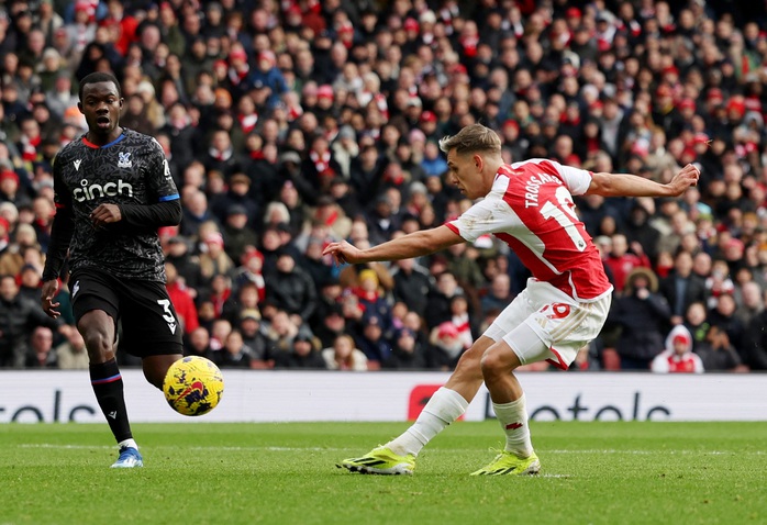 Vùi dập Crystal Palace, Arsenal trở lại top 3 Ngoại hạng Anh- Ảnh 4. Vùi dập Crystal Palace, Arsenal trở lại top 3 Ngoại hạng Anh- Ảnh 4.