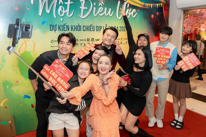 Lý Hải quậy hết mình cùng dàn sao "Lật mặt 7"- Ảnh 8.