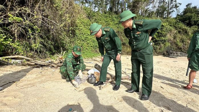 Quảng Ngãi chỉ đạo "nóng" sau vụ lô ma túy trị giá 1.300 tỉ dạt vào bờ biển- Ảnh 2. Quảng Ngãi chỉ đạo "nóng" sau vụ lô ma túy trị giá 1.300 tỉ dạt vào bờ biển- Ảnh 2.