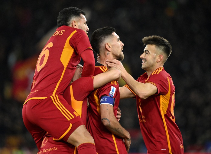 HLV De Rossi hạnh phúc với chiến thắng đầu tay ở AS Roma- Ảnh 2. HLV De Rossi hạnh phúc với chiến thắng đầu tay ở AS Roma- Ảnh 2.