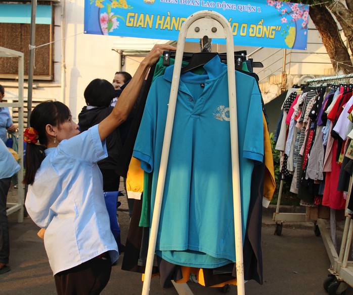 Mang Tết đến công nhân khó khăn- Ảnh 1. Mang Tết đến công nhân khó khăn- Ảnh 1.