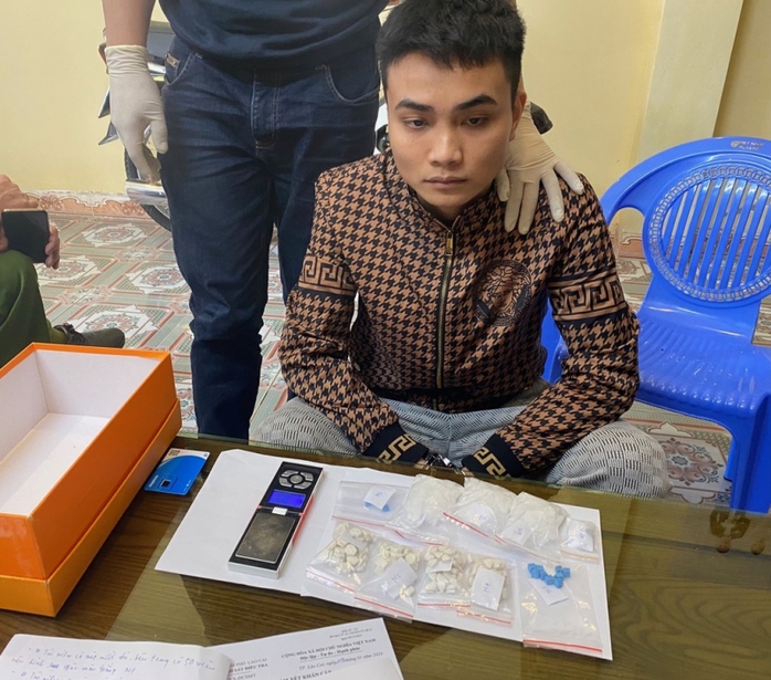 Một DJ nhạc trẻ bị bắt- Ảnh 1. Một DJ nhạc trẻ bị bắt- Ảnh 1.