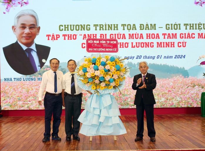 Tọa đàm giới thiệu tập thơ của nhà thơ Lương Minh Cừ- Ảnh 4. Tọa đàm giới thiệu tập thơ của nhà thơ Lương Minh Cừ- Ảnh 4.