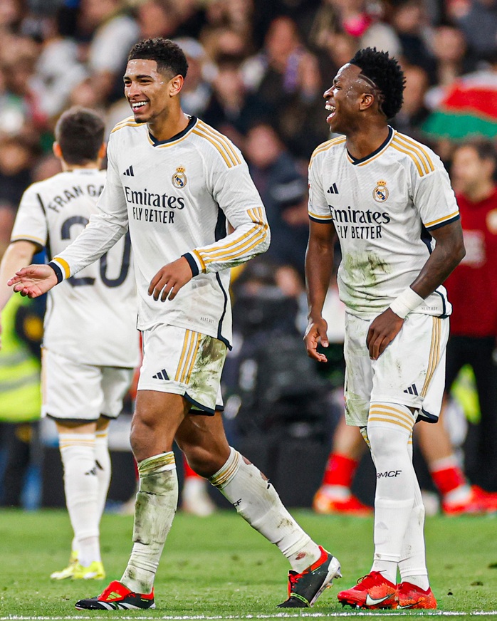 Ngược dòng nghẹt thở, Real Madrid hâm nóng cuộc đua vô địch La Liga- Ảnh 1. Ngược dòng nghẹt thở, Real Madrid hâm nóng cuộc đua vô địch La Liga- Ảnh 1.