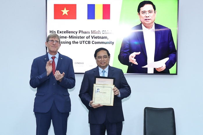 Thủ tướng Phạm Minh Chính thăm trường cũ tại Romania- Ảnh 3. Thủ tướng Phạm Minh Chính thăm trường cũ tại Romania- Ảnh 3.
