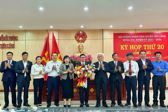 Huyện Tiên Lãng có tân chủ tịch sau khi người tiền nhiệm nhận nhiều phiếu tín nhiệm thấp- Ảnh 1. Huyện Tiên Lãng có tân chủ tịch sau khi người tiền nhiệm nhận nhiều phiếu tín nhiệm thấp- Ảnh 1.