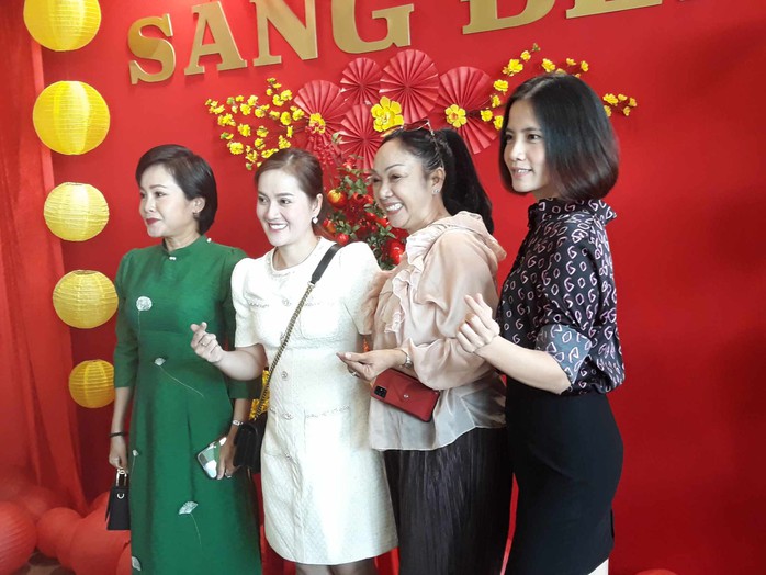 NSƯT Kim Tử Long: Thù lao thấp, diễn ít vẫn vui !- Ảnh 8. NSƯT Kim Tử Long: Thù lao thấp, diễn ít vẫn vui !- Ảnh 8.