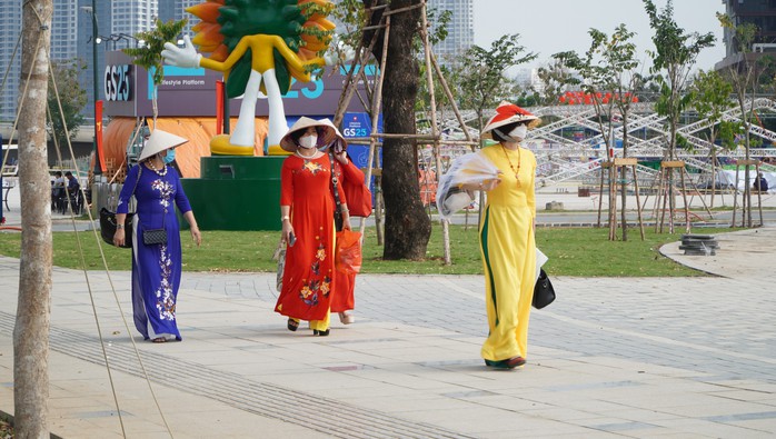 Hình ảnh công viên bờ sông Sài Gòn những ngày cận Tết Giáp Thìn- Ảnh 1. Hình ảnh công viên bờ sông Sài Gòn những ngày cận Tết Giáp Thìn- Ảnh 1.