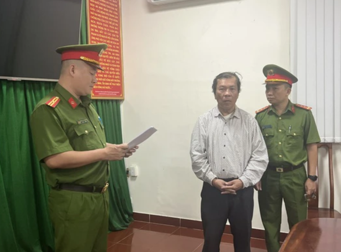Truy tố bà Đặng Thị Hàn Ni và ông Trần Văn Sỹ- Ảnh 2. Truy tố bà Đặng Thị Hàn Ni và ông Trần Văn Sỹ- Ảnh 2.
