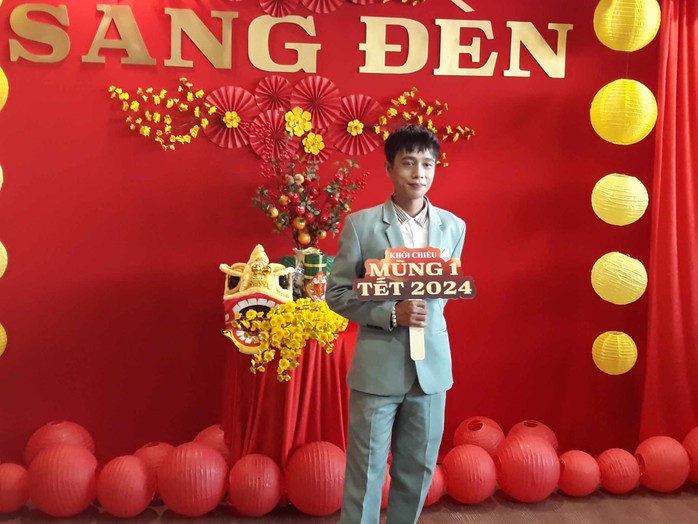 NSƯT Kim Tử Long: Thù lao thấp, diễn ít vẫn vui !- Ảnh 6. NSƯT Kim Tử Long: Thù lao thấp, diễn ít vẫn vui !- Ảnh 6.