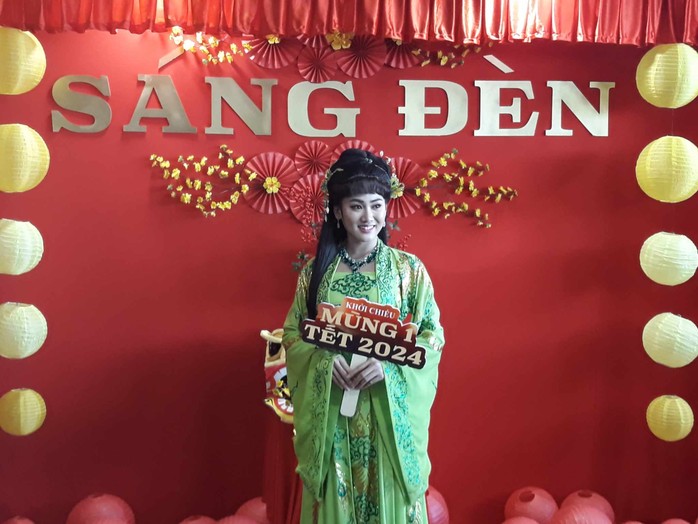 NSƯT Kim Tử Long: Thù lao thấp, diễn ít vẫn vui !- Ảnh 5. NSƯT Kim Tử Long: Thù lao thấp, diễn ít vẫn vui !- Ảnh 5.