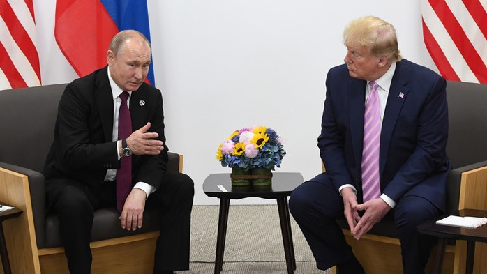 Tổng thống Nga Vladimir Putin và cựu Tổng thống Mỹ Donald Trump gặp nhau tại Hội nghị thượng đỉnh G20 ở Nhật Bản vào tháng 6-2019. Ảnh: Sputnik Tổng thống Nga Vladimir Putin và cựu Tổng thống Mỹ Donald Trump gặp nhau tại Hội nghị thượng đỉnh G20 ở Nhật Bản vào tháng 6-2019. Ảnh: Sputnik