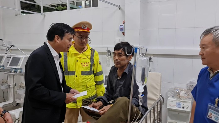 Tình hình sức khỏe các nạn nhân vụ xe khách lao xuống vực trên đường cao tốc- Ảnh 1.