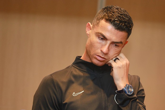 Ronaldo chấn thương khiến loạt giao hữu ở Trung Quốc bị hủy- Ảnh 1. Ronaldo chấn thương khiến loạt giao hữu ở Trung Quốc bị hủy- Ảnh 1.