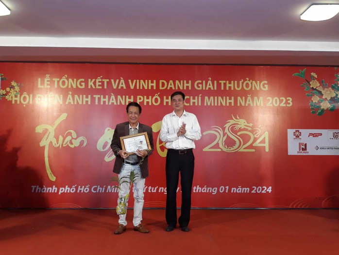 Đinh Y Nhung, Oanh Kiều được vinh danh- Ảnh 3. Đinh Y Nhung, Oanh Kiều được vinh danh- Ảnh 3.