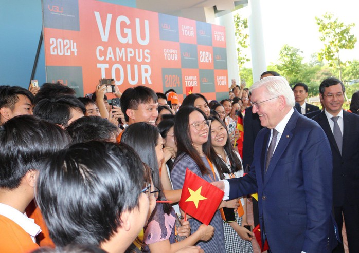 Tổng thống Đức với bài phát biểu ấn tượng trước sinh viên Đại học Việt Đức tại Bình Dương - Ảnh 2. Tổng thống Đức với bài phát biểu ấn tượng trước sinh viên Đại học Việt Đức tại Bình Dương - Ảnh 2.