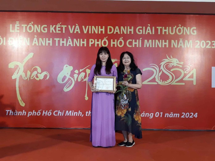 Đinh Y Nhung, Oanh Kiều được vinh danh- Ảnh 5. Đinh Y Nhung, Oanh Kiều được vinh danh- Ảnh 5.