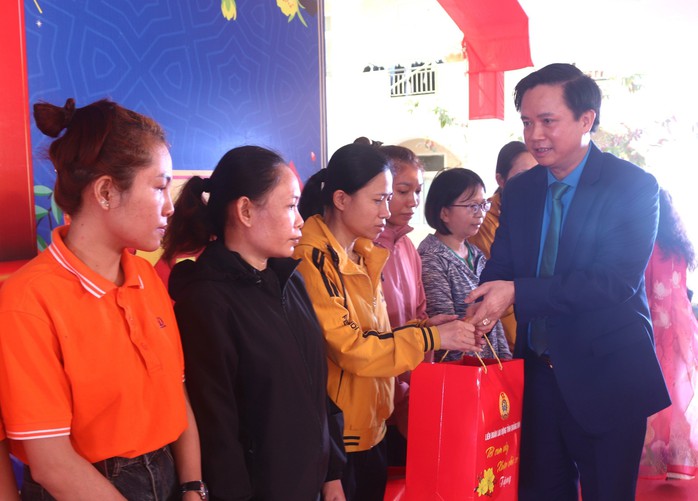 Quảng Bình bất ngờ xin rút khỏi danh sách đề nghị hỗ trợ gạo cứu đói- Ảnh 2. Quảng Bình bất ngờ xin rút khỏi danh sách đề nghị hỗ trợ gạo cứu đói- Ảnh 2.