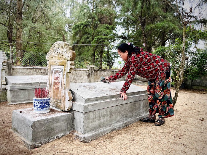 Có gì đặc biệt ở nghĩa địa cá Voi làng biển hơn 400 năm tuổi ở Quảng Bình- Ảnh 5. Có gì đặc biệt ở nghĩa địa cá Voi làng biển hơn 400 năm tuổi ở Quảng Bình- Ảnh 5.
