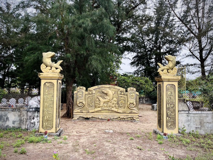 Có gì đặc biệt ở nghĩa địa cá Voi làng biển hơn 400 năm tuổi ở Quảng Bình- Ảnh 2. Có gì đặc biệt ở nghĩa địa cá Voi làng biển hơn 400 năm tuổi ở Quảng Bình- Ảnh 2.