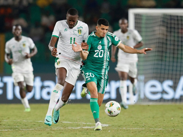 Cựu vô địch Algeria bị loại sốc, Cameroon lách qua vòng bảng AFCON- Ảnh 6. Cựu vô địch Algeria bị loại sốc, Cameroon lách qua vòng bảng AFCON- Ảnh 6.