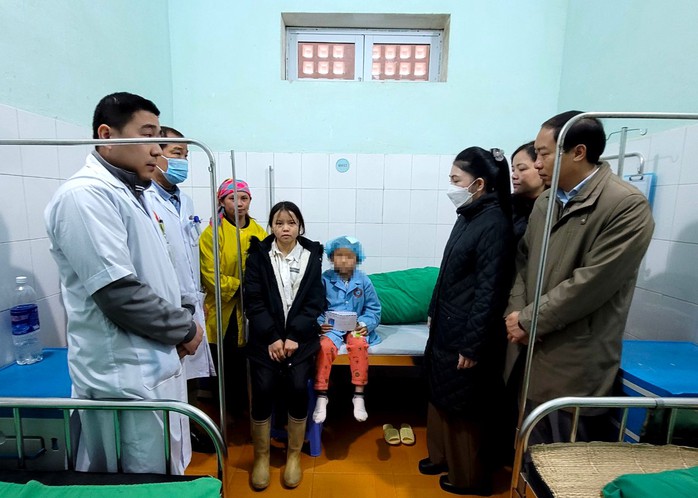 Bé gái 9 tuổi bị người đàn ông bịt mặt bắt cóc- Ảnh 1. Bé gái 9 tuổi bị người đàn ông bịt mặt bắt cóc- Ảnh 1.