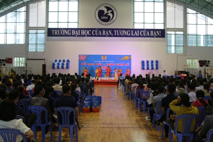 Ấm áp bữa tiệc tất niên cùng với đoàn viên, người lao động- Ảnh 6. Ấm áp bữa tiệc tất niên cùng với đoàn viên, người lao động- Ảnh 6.