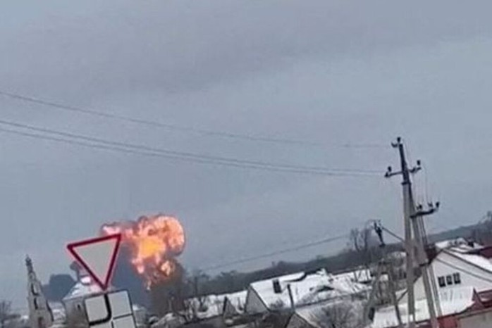 Nga cáo buộc Ukraine bắn rơi máy bay chở 65 tù binh- Ảnh 1. Nga cáo buộc Ukraine bắn rơi máy bay chở 65 tù binh- Ảnh 1.