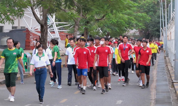 Đi bộ đồng hành gây quỹ hỗ trợ đoàn viên, người lao động- Ảnh 4. Đi bộ đồng hành gây quỹ hỗ trợ đoàn viên, người lao động- Ảnh 4.