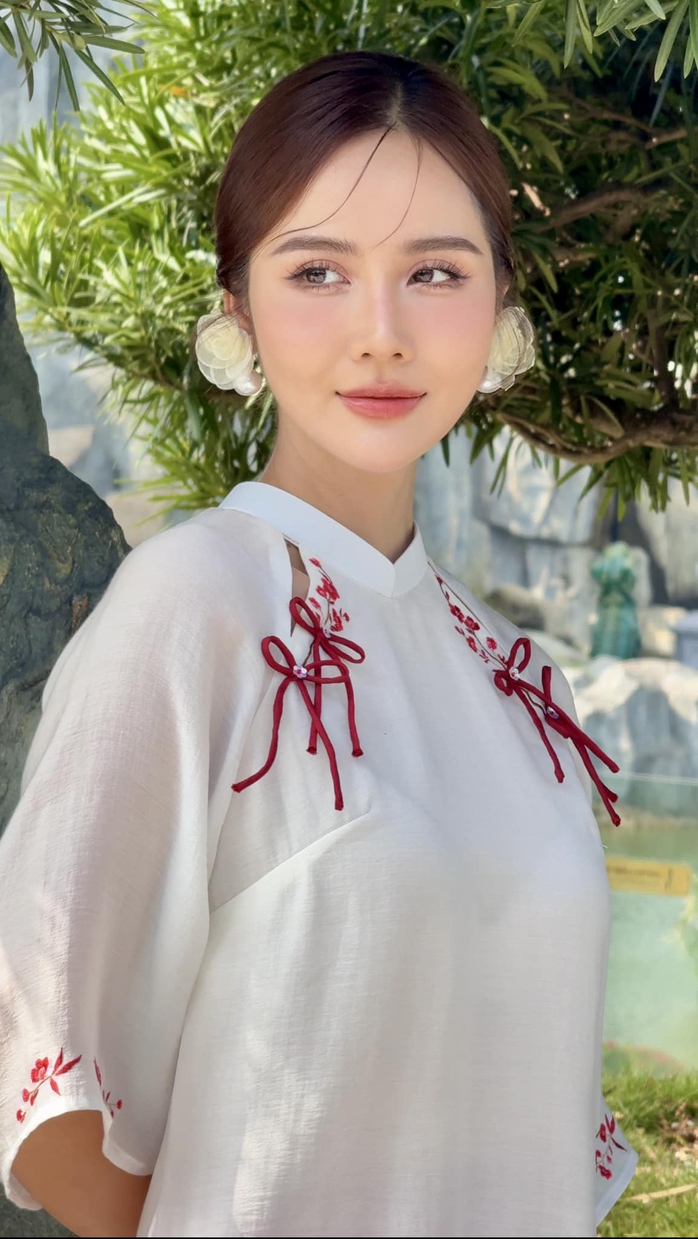 Showbiz Việt: Những mỹ nhân là mẹ đơn thân!- Ảnh 11. Showbiz Việt: Những mỹ nhân là mẹ đơn thân!- Ảnh 11.