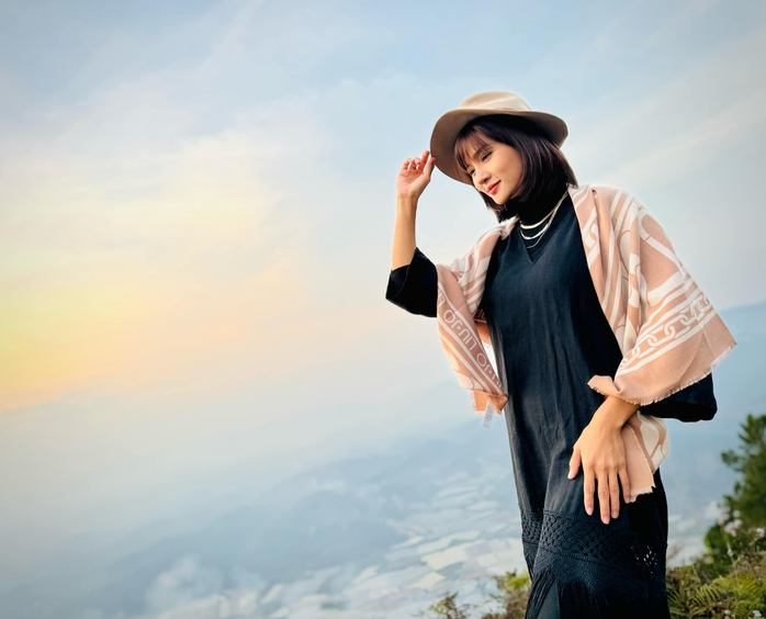 Showbiz Việt: Những mỹ nhân là mẹ đơn thân!- Ảnh 2. Showbiz Việt: Những mỹ nhân là mẹ đơn thân!- Ảnh 2.