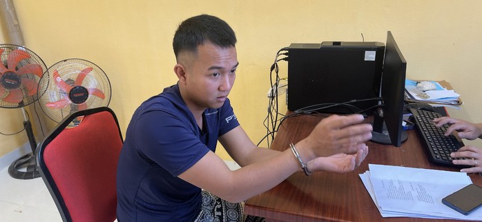 2 đối tượng dùng súng cướp ngân hàng ở Quảng Nam bị khởi tố- Ảnh 2. 2 đối tượng dùng súng cướp ngân hàng ở Quảng Nam bị khởi tố- Ảnh 2.