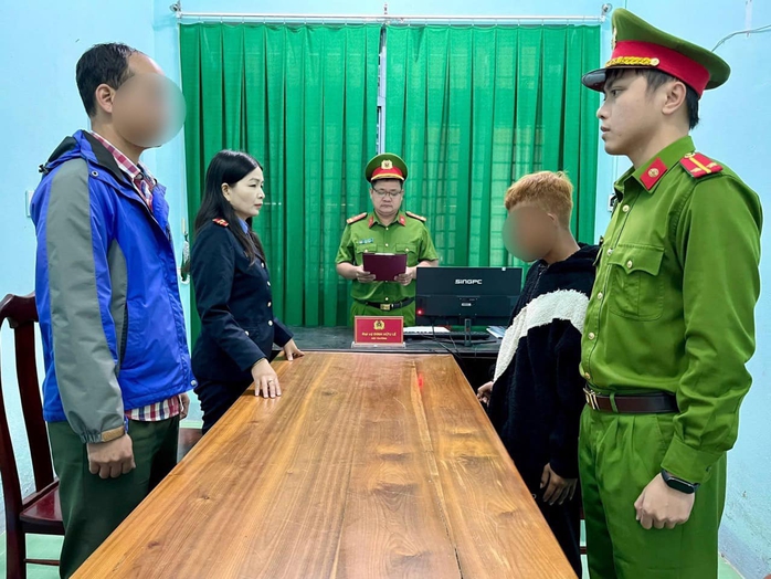 Từ tin báo tội phạm, bắt "thủ phạm" làm bé gái 16 tuổi sinh con- Ảnh 1. Từ tin báo tội phạm, bắt "thủ phạm" làm bé gái 16 tuổi sinh con- Ảnh 1.