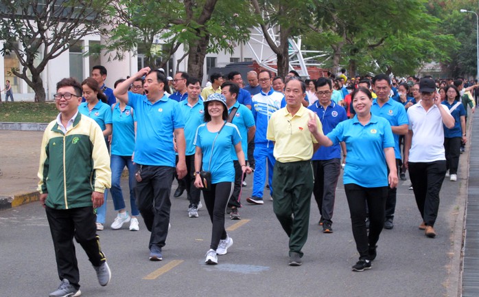 Đi bộ đồng hành gây quỹ hỗ trợ đoàn viên, người lao động- Ảnh 7. Đi bộ đồng hành gây quỹ hỗ trợ đoàn viên, người lao động- Ảnh 7.