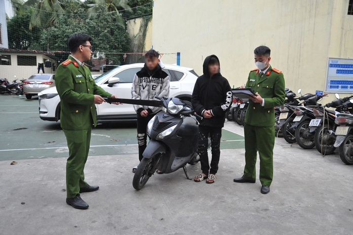 Hai thiếu niên gây ra hàng loạt vụ cướp táo tợn trong một đêm- Ảnh 1. Hai thiếu niên gây ra hàng loạt vụ cướp táo tợn trong một đêm- Ảnh 1.