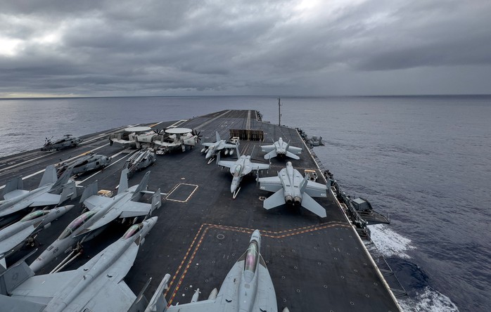 Tàu sân bay USS Theodore Roosevelt (CVN 71) đi qua Thái Bình Dương ngày 20-1. Ảnh: Hải quân Mỹ Tàu sân bay USS Theodore Roosevelt (CVN 71) đi qua Thái Bình Dương ngày 20-1. Ảnh: Hải quân Mỹ