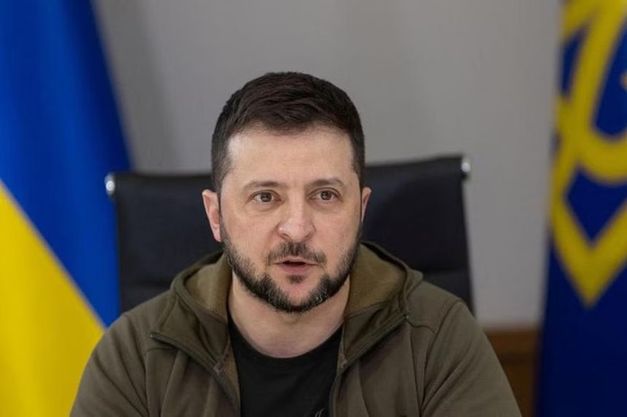 Tổng thống Ukraine Volodymyr Zelensky kêu gọi mở cuộc điều tra quốc tế về nguyên nhân dẫn đến sự việc. Ảnh: Reuters Tổng thống Ukraine Volodymyr Zelensky kêu gọi mở cuộc điều tra quốc tế về nguyên nhân dẫn đến sự việc. Ảnh: Reuters